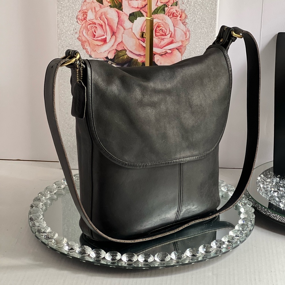 Coach vintage 0553-817 black Leather made in USA crossbody bag